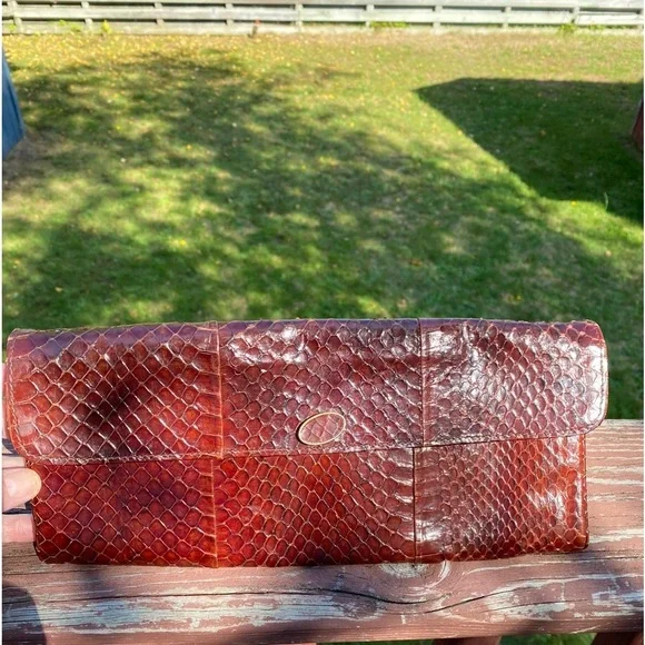 BROWN & Wine Snake Skin Clutch w/10.5” Gold Link Chain - Picture 6 of 6